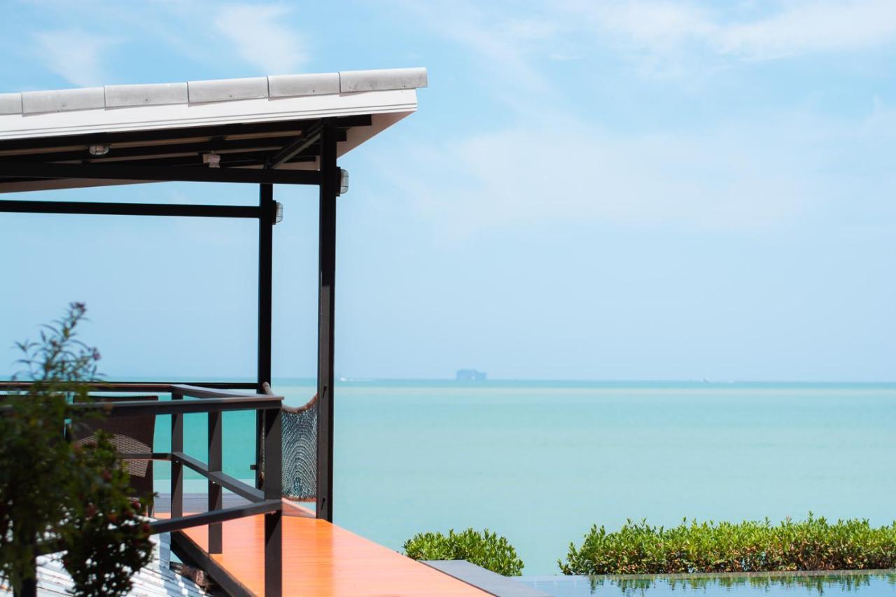 Koh Sirey Beachfront Pool Villa Пхукет Экстерьер фото