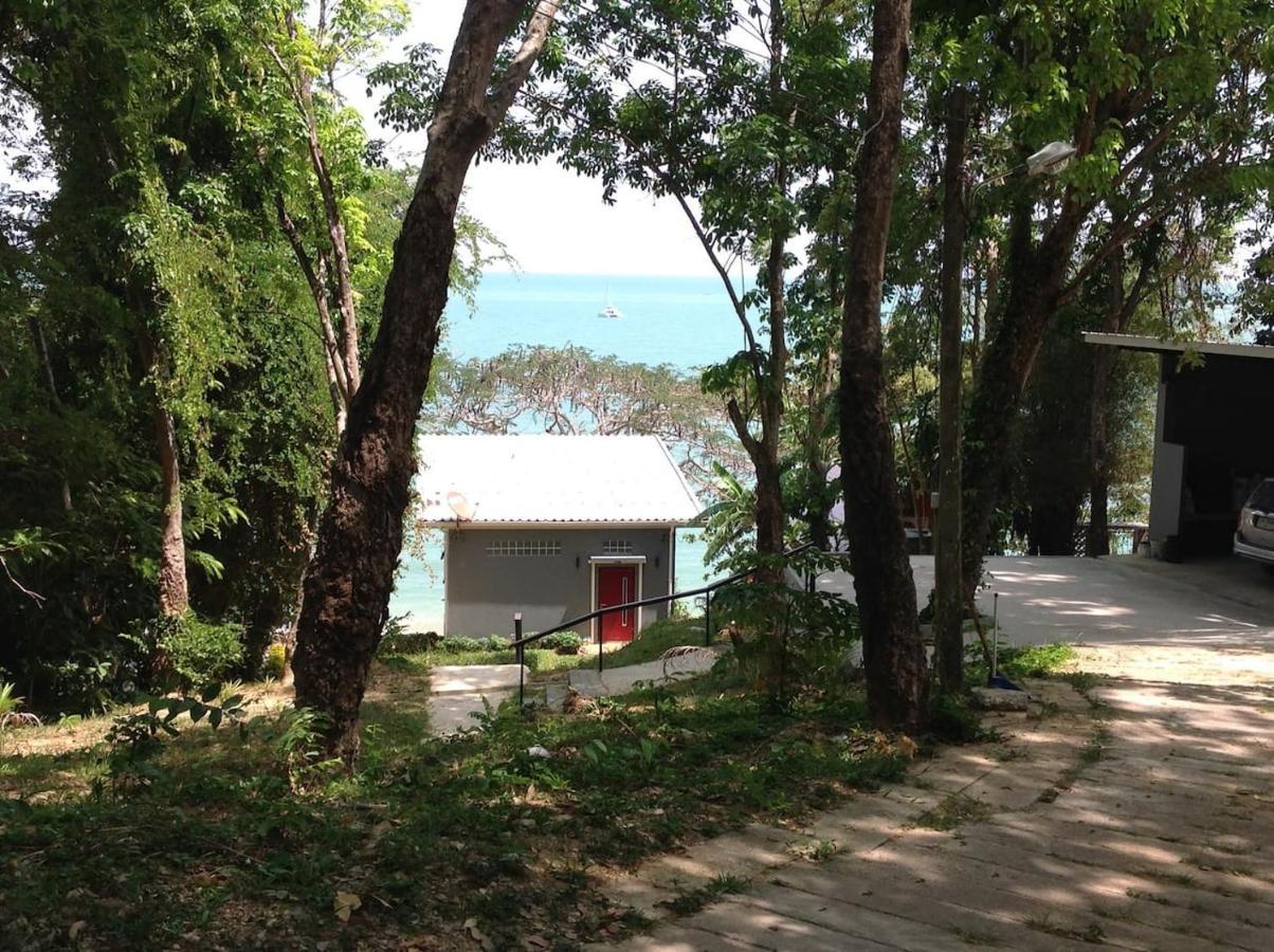 Koh Sirey Beachfront Pool Villa Пхукет Экстерьер фото