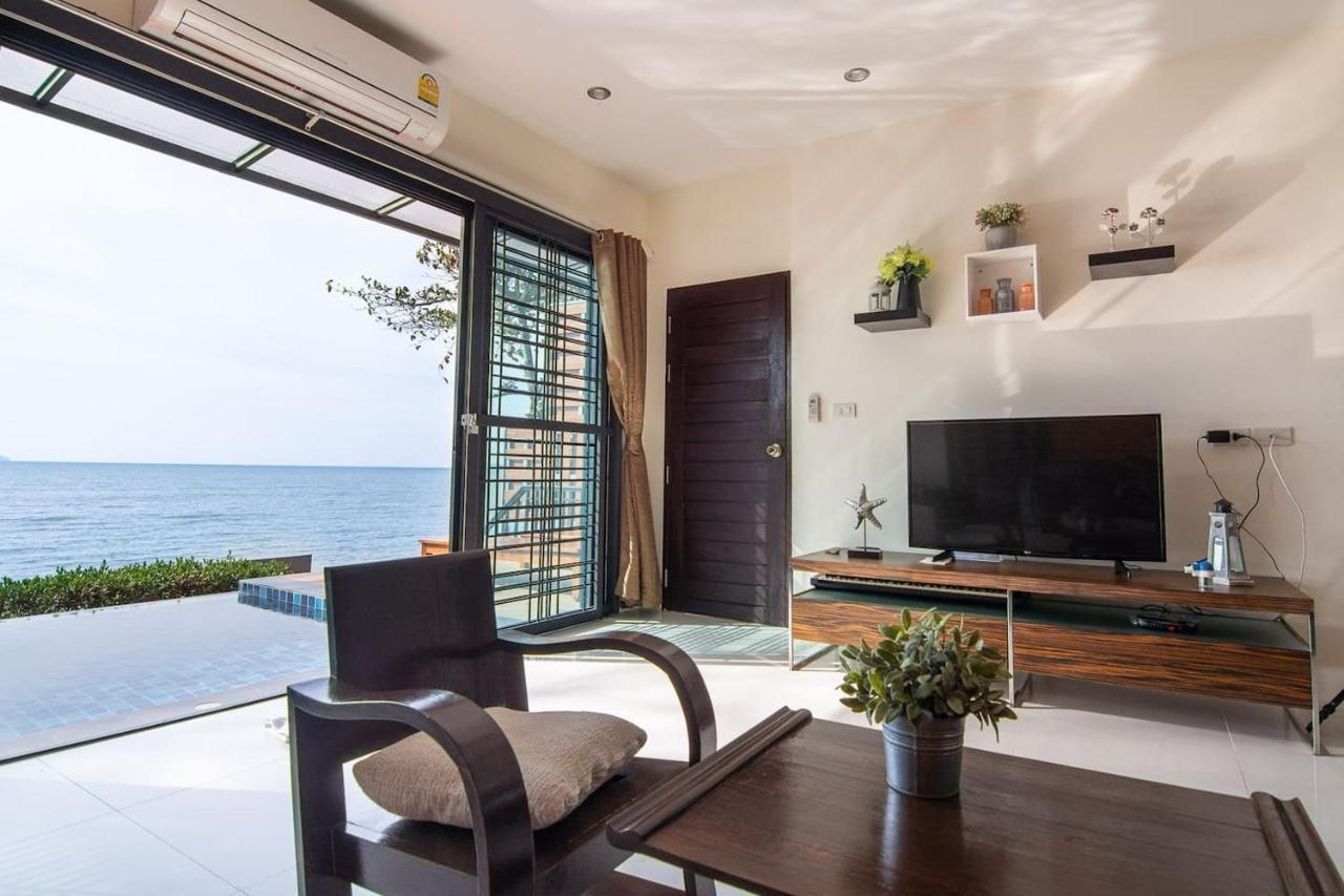 Koh Sirey Beachfront Pool Villa Пхукет Экстерьер фото