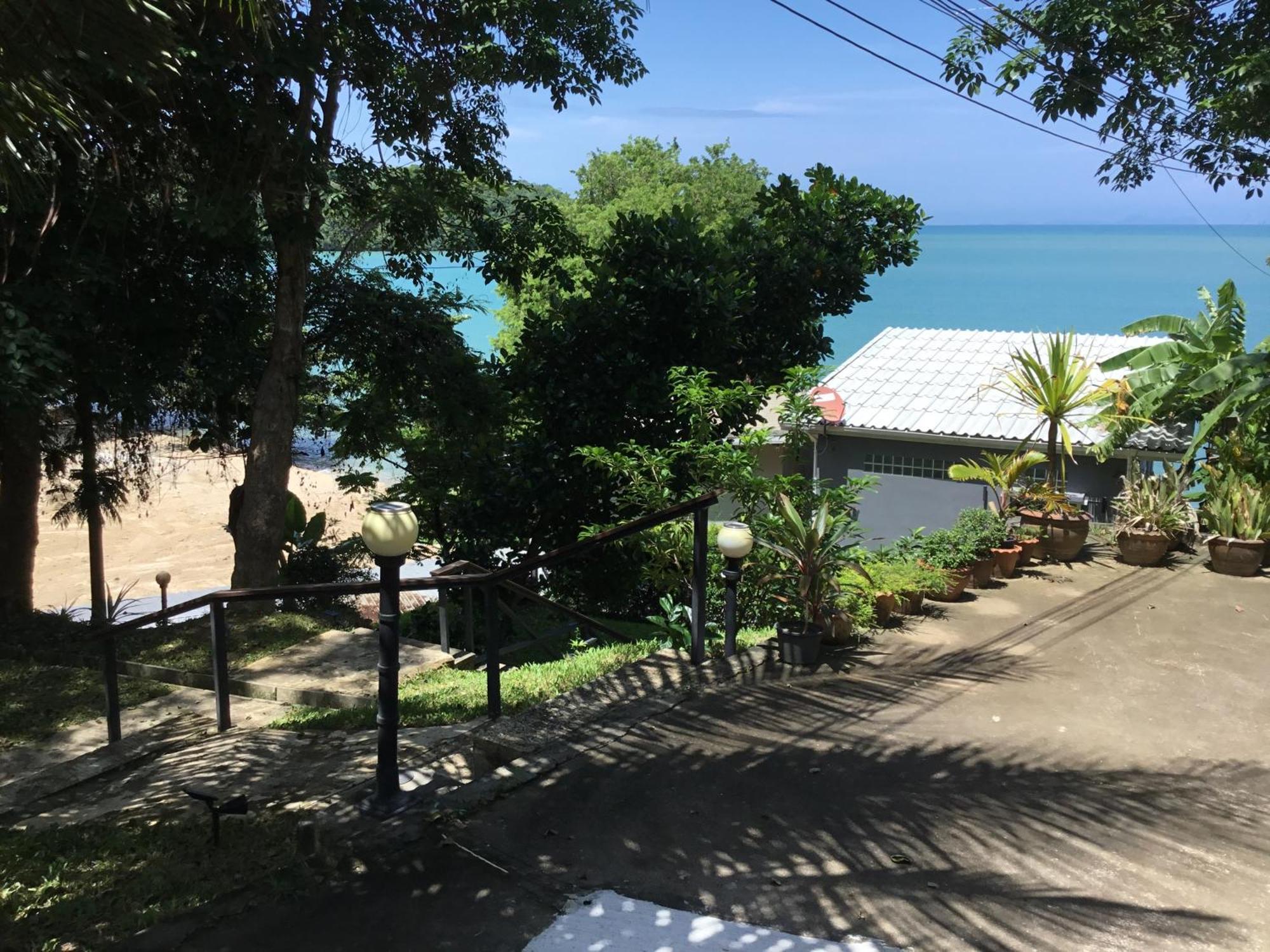 Koh Sirey Beachfront Pool Villa Пхукет Экстерьер фото